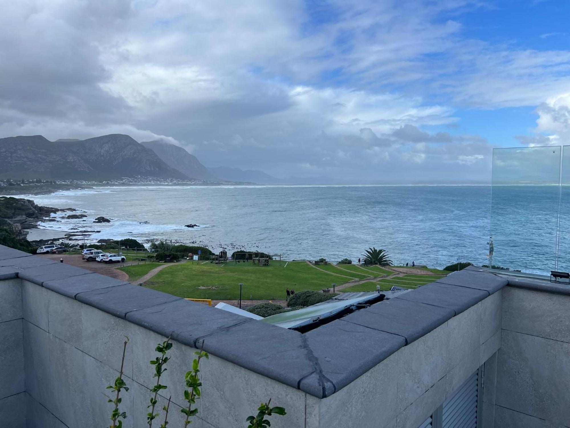Hermanus Waterfront Apartment No 17 Dış mekan fotoğraf