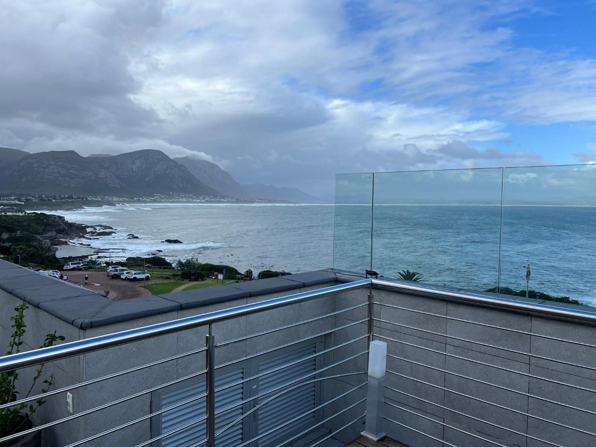 Hermanus Waterfront Apartment No 17 Dış mekan fotoğraf